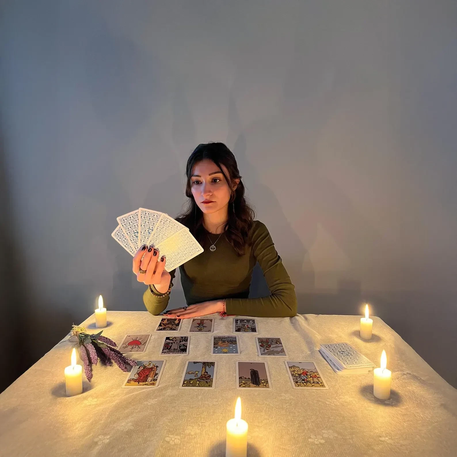 Aşk Hayatın İçin 5 Kartlık Derin Tarot Açılımı